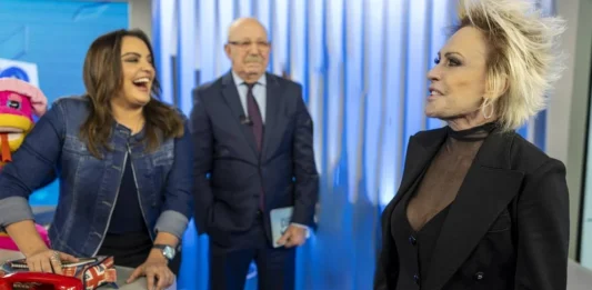 Ana Maria Braga deixa Fabíola Reipert sem jeito com ‘bronca’ durante visita a RecordTV para gravação de especial