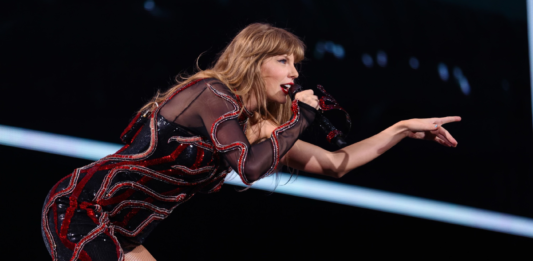 Ticketmaster suspende vende de ingressos para shows de Taylor Swift na França por conta da alta demanda